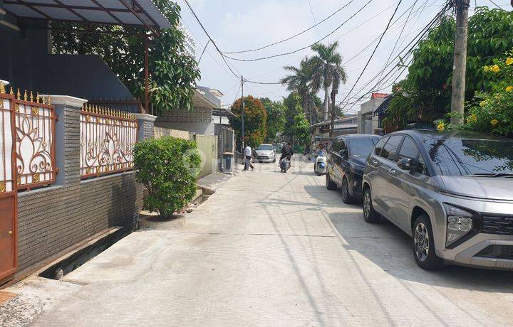 Rumah Bagus Terawat Di Tengah Taman Galaxy Bekasi