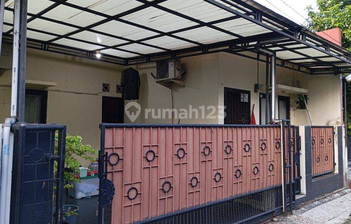 Rumah 1,5 Lantai Strategis di Komplek BDN Pondokgede Bekasi