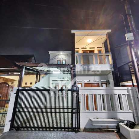 House, 2 Floors, SHM, Cluster Graha Bunga Graha Raya Bintaro