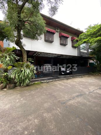 Rumah Mewah 3 Lantai di Griya Caraka Kota Bandung Rumah Mewah 3 Lantai di Griya Caraka Kota Bandung