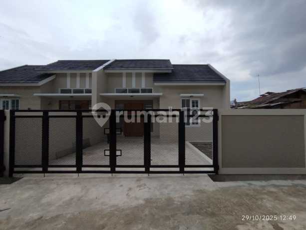 Rumah baru modern di komplek ujung berung Rumah baru modern di komplek ujung berung