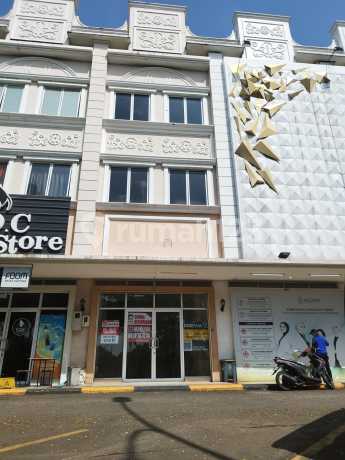 Ruko Savoy, 7 meters wide, facing the road in JGC Cakung, East Jakarta.
