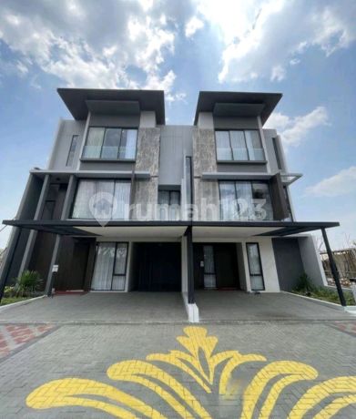 Premium Vastu House 7 Meters Wide Many Down Payment Discounts and Promos in JGC Cakung, East Jakarta
