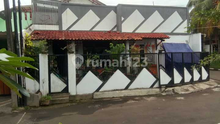 Dijual rumah Nego Sampai Jadi di Pondok Pucung Indah 2, Deket Bintaro sektor 9 ( lokasi dataran tinggi/Bebas Banjir) view menghadap Taman komplek 