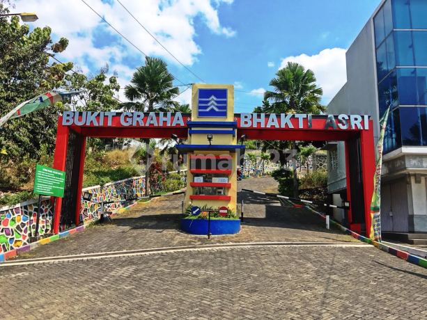 Rumah Butuh Renovasi Unfurnished SHM di Bukit Graha Bhakti Asri, Semarang