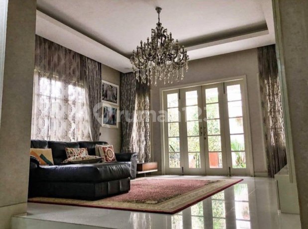 Rumah Luas Komplek Kurdi Lokasi Strategis di Moch Toha