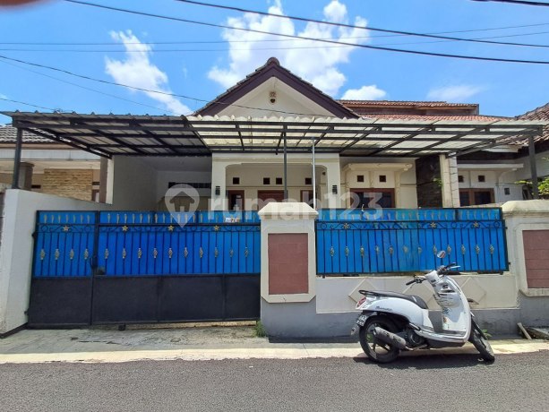 Ready-to-Occupy House in Batu Indah Complex, Batununggal, Bandung Ready-to-Occupy House in Batu Indah Complex, Batununggal, Bandung