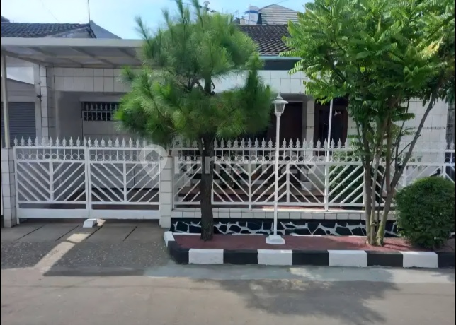 Ready-to-Occupy House in Sanggar Kencana Sayap Margahayu Raya Bandung
