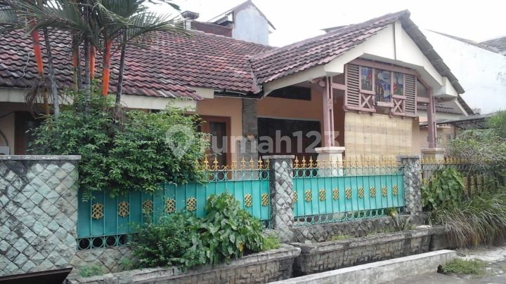 RUmah tinggal di komp jatiwaringin asri 