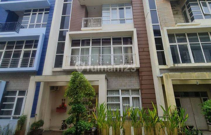 Dijual Villa Makmur Garden Furnished Modern Minimalis