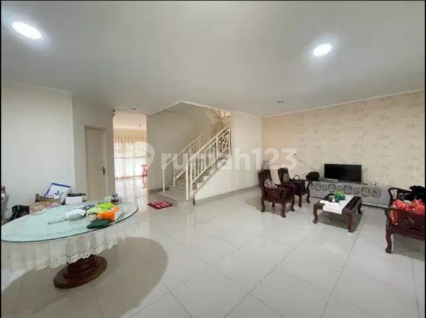 For Sale: Nice and Luxurious Villa in Cemara Asri Complex For Sale: Nice and Luxurious Villa in Cemara Asri Complex