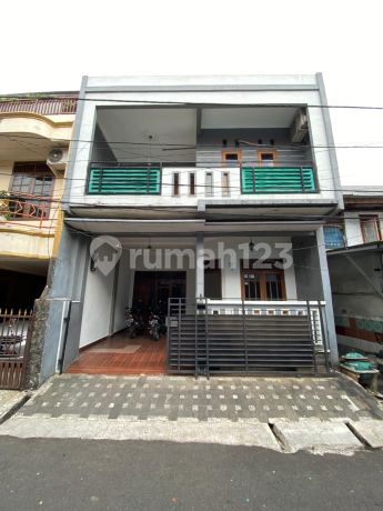 Rumah 2 Lantai Bagus Termurah di Kampung Tengah Kramat Jati Jakarta Tim Rumah 2 Lantai Bagus Termurah di Kampung Tengah Kramat Jati Jakarta Tim