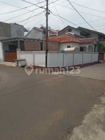 Rumah Clasik Murah Hoek di Komplek Raya Hankam Jatiwarna Pondok Melati Rumah Clasik Murah Hoek di Komplek Raya Hankam Jatiwarna Pondok Melati