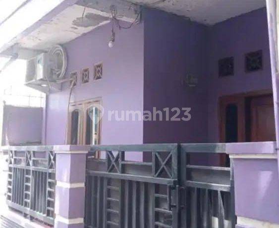 Rumah 2 Lantai Strategis Dekat Stasiun Di Bintara 8 