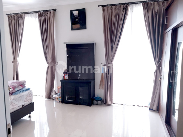 Rumah Bagus Harga Bagus!, 2 Lantai, Semi Furnish, SHM, di Gading Serpong