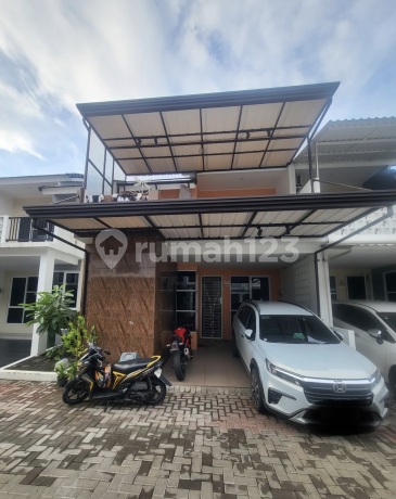 Rumah, 2 Lantai Sudah Renovasi SHM di Aryana Karawaci Rumah, 2 Lantai Sudah Renovasi SHM di Aryana Karawaci