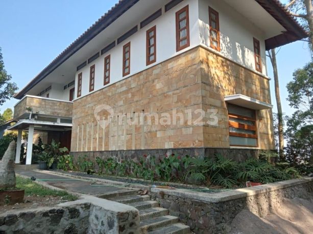 Villa Asri Nan Sejuk di Maribaya Bandung