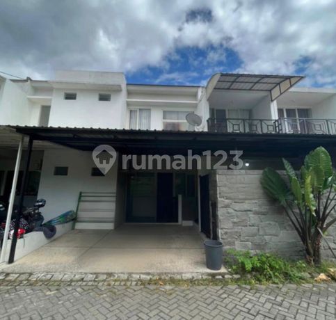 Dijual Rumah 2 Lantai De Casa Residence Furnished, Surabaya Barat