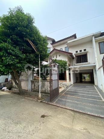 For Sale House with Large Yard in Mega Cinere