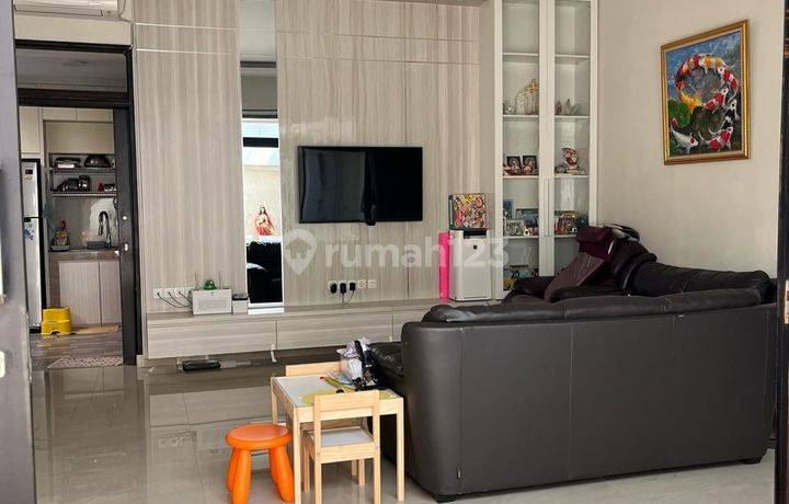 Rumah Istimewa Semi Furnished Singgasana Pradana