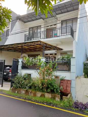 Rumah 2 Lt Semi Furnished di Griya Harapan Permai, Kawasan Harapan Indah, Bekasi