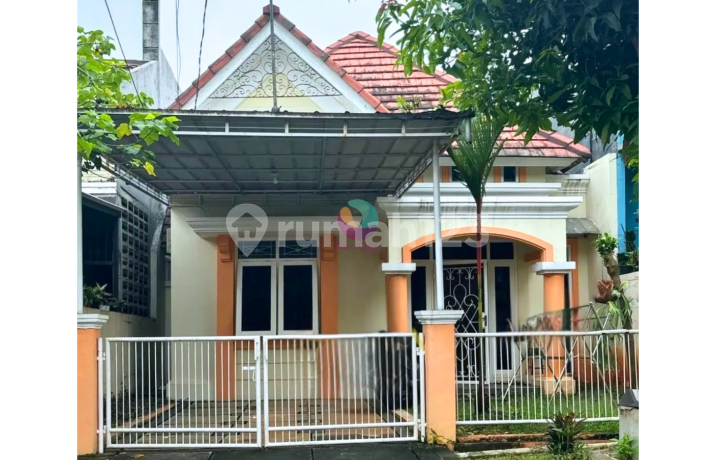 Dijual Cepat! Rumah Rapi Siap Huni Semi Furnished di Bukit Golf Dijual Cepat! Rumah Rapi Siap Huni Semi Furnished di Bukit Golf