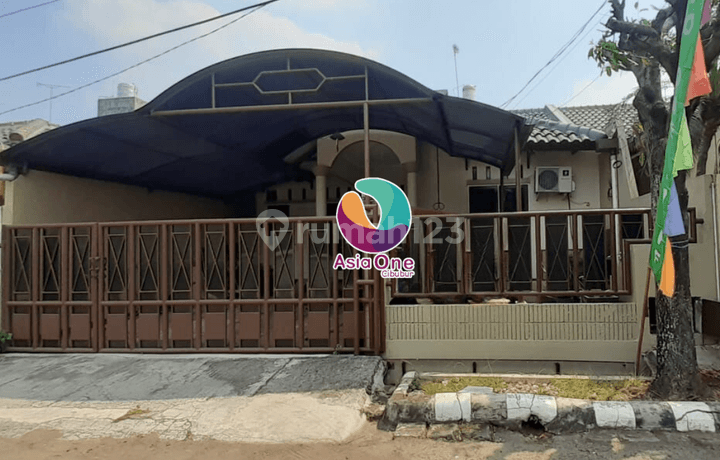 Rumah Rapi Siap Huni di Taman Laguna Cibubur, Bekasi