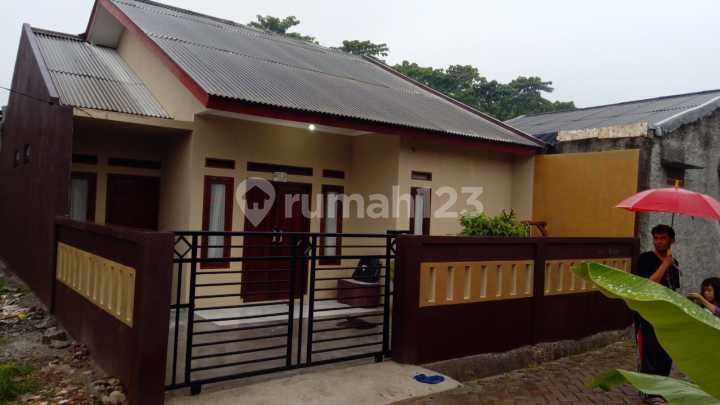 Rumah Hook Nempel Reni Jaya Pamulang Tidak Banjir