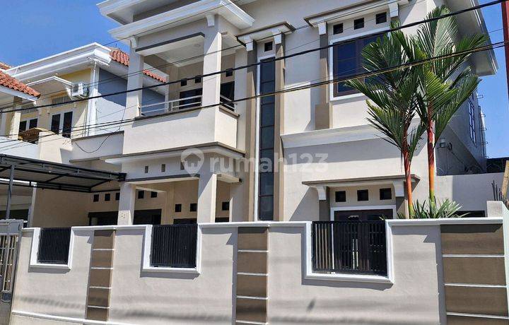 Rumah SHM di Sapphire Boulevard, Jl. Pemuda, Sunyaragi, Kesambi, Kota Cirebon, Jawa Barat, Indonesia, 45132, Cirebon Kota