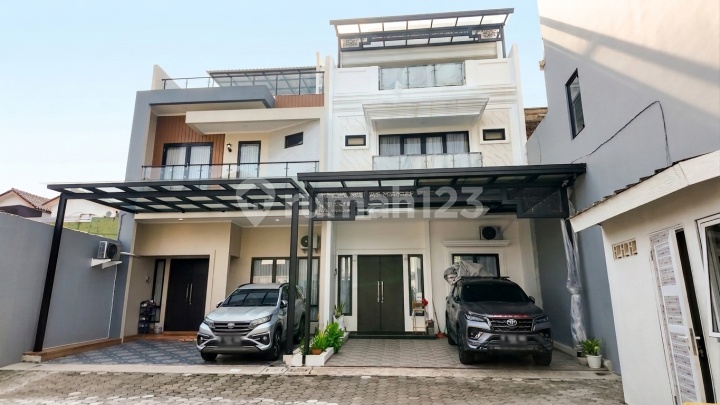 Rumah 2 Lantai di Duren Sawit. Selangkah ke Stasiun Buaran Rumah 2 Lantai di Duren Sawit. Selangkah ke Stasiun Buaran