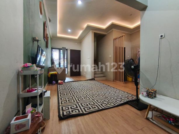 Rumah 2 Lantai Siap Huni di Pamulang di Area Town House dengan Fasilitas Lengkap Rumah 2 Lantai Siap Huni di Pamulang di Area Town House dengan Fasilitas Lengkap