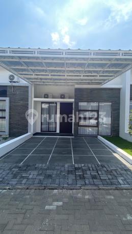 Rumah Cantik Bernuansa Asri dan Hijau di The Gardens Cirebon