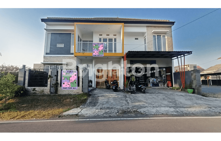 RUMAH 2 LANTAI LT 259 M2 DI PERUM VILLA GUNUNG BURING.