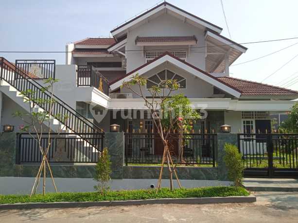 Rumah Bagus Di Villa Aster - Banyumanik Rumah Bagus Di Villa Aster - Banyumanik