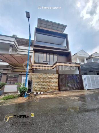 Rumah 3 Lantai di Victory Residence Full Renovasi, Batam Center