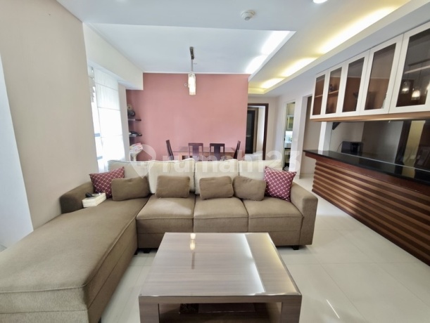 Paladian Park For Sale 3 + 1 BR Furnished Kelapa Gading