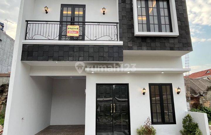 Rumah 2 Lt under 1M-an dekat Aeon Mall di Tj barat Jagakarsa Jaksel
