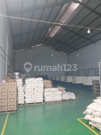warehouse pantai indah dadap has a high elevation and is flood-free, size 1100m2