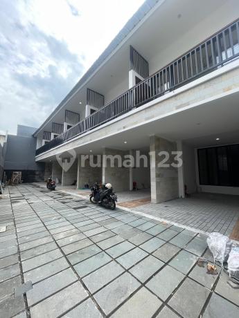 For Sale House In Cluster With 2-Car Access Location Tebet South Jakarta