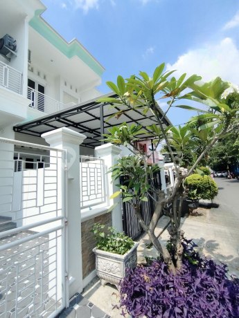 Secondary House 2 Floors Well-Maintained in a Complex in Duren Sawit, East Jakarta