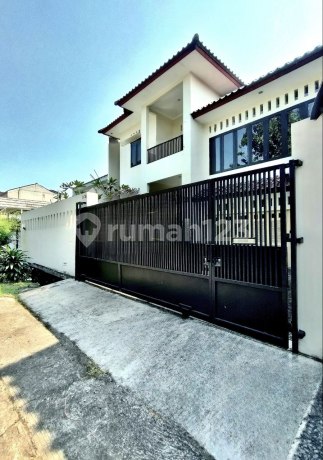 Rumah Mewah Dalam Komplek Di Duren Sawit Jakarta Timur