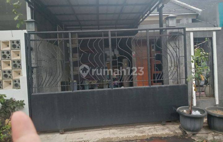 Rumah Bagus Terawat Siap Huni di Pesona Cisaranten Indah, Bandung