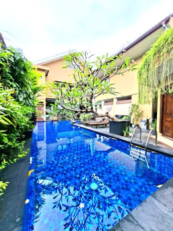 Rumah dengan Kolam Renang di Bintaro Jaya Sektor 3 10016