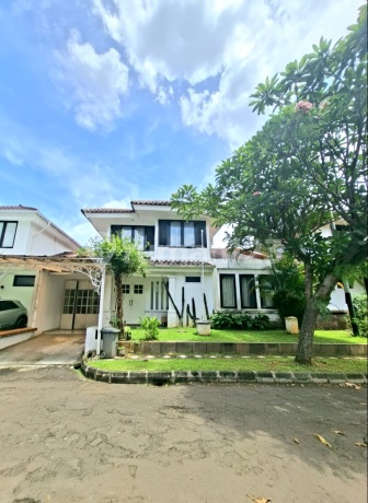 Rumah Cantik 2 Lantai Dalam Cluster Nyaman di Sektor 8 9269