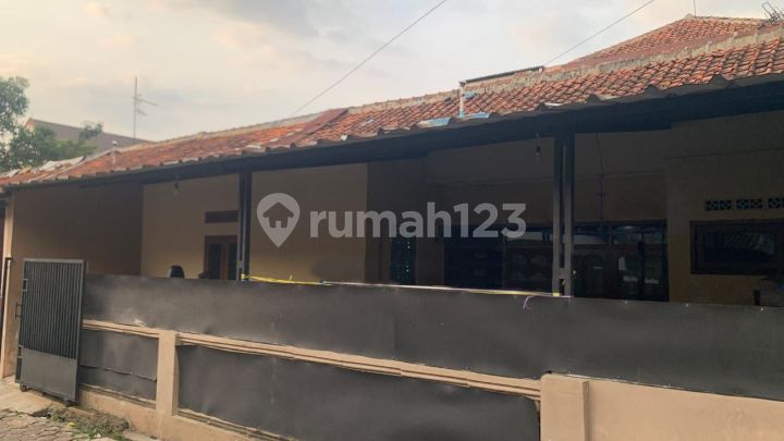 Rumah klasik di Sayati dekat lanud perum. sampora indah