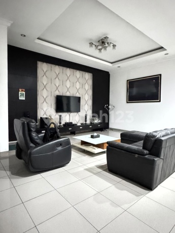 Rumah 2 Lantai dan Semifurnised di Villa Gading Indah