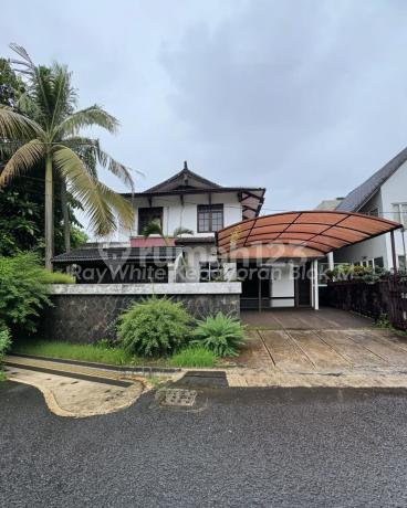 2-Story House in the Comfortable Area of Pondok Indah, South Jakarta