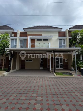 Rumah Mewah Jogja dalam Perumahan Griya Kuantan