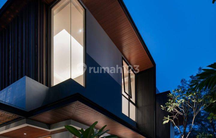 Rumah Mewah Modern Minimalis + Pool Di Krmang