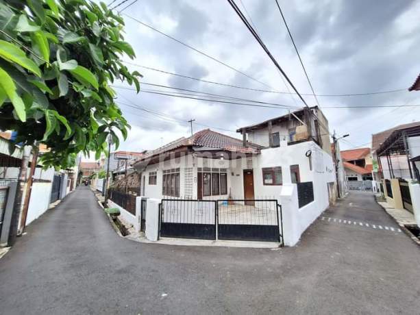 Rumah Hoek Siap Huni 200/100 Murah Masih Nego